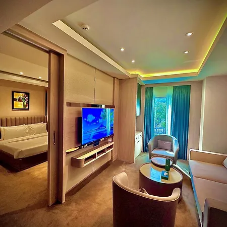 Aster Grand By Zenq Saket Hotel